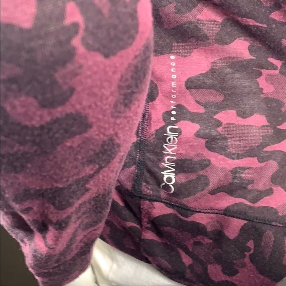 3FOR$20 Calvin Klein Top Size: S/P - Picture 3 of 5